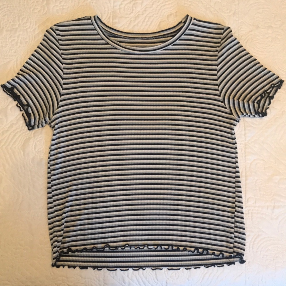 american eagle lettuce hem top sz L